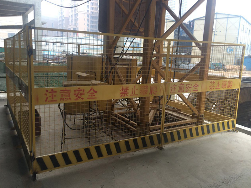 西藏大润发贵宾厅电梯井口防护门工程案例